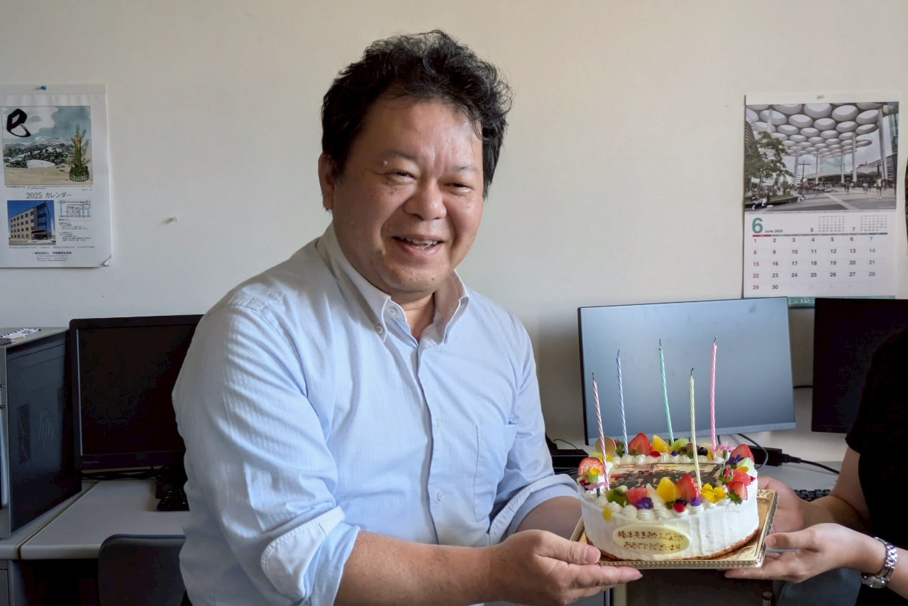 橋本先生の誕生日会を行いました!